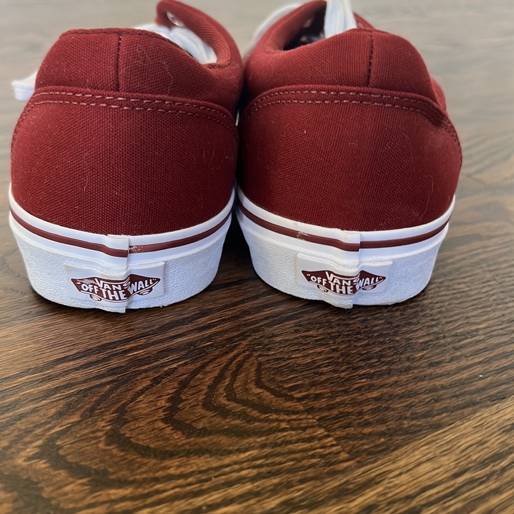 Vans - Picture 2 of 6